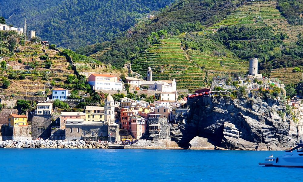 BLOG: Visitare le Cinque Terre da un hotel per soli adulti Moneglia